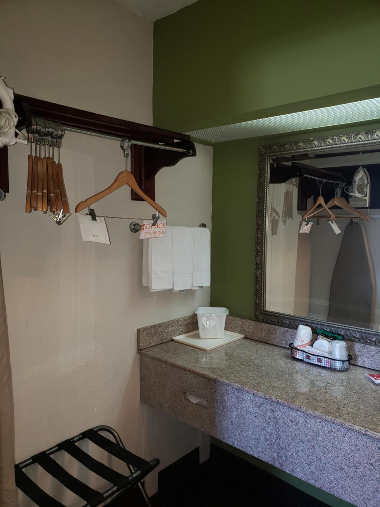 Econo Lodge Elizabeth City Buitenkant foto